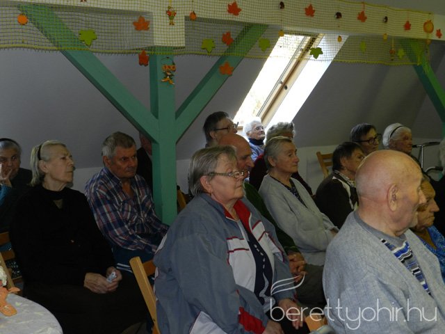 Az időseket köszöntötték 23